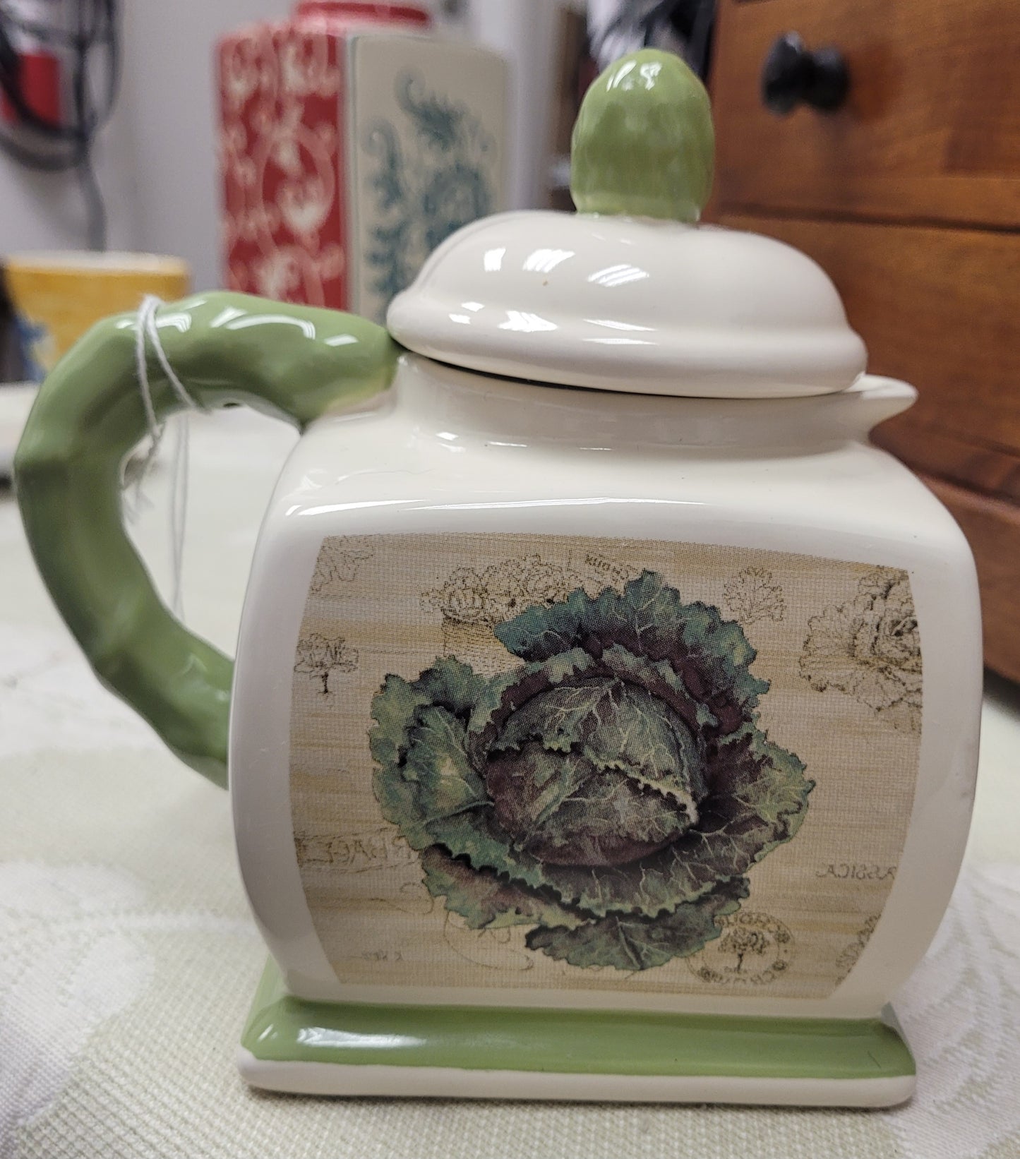 Teapot green white