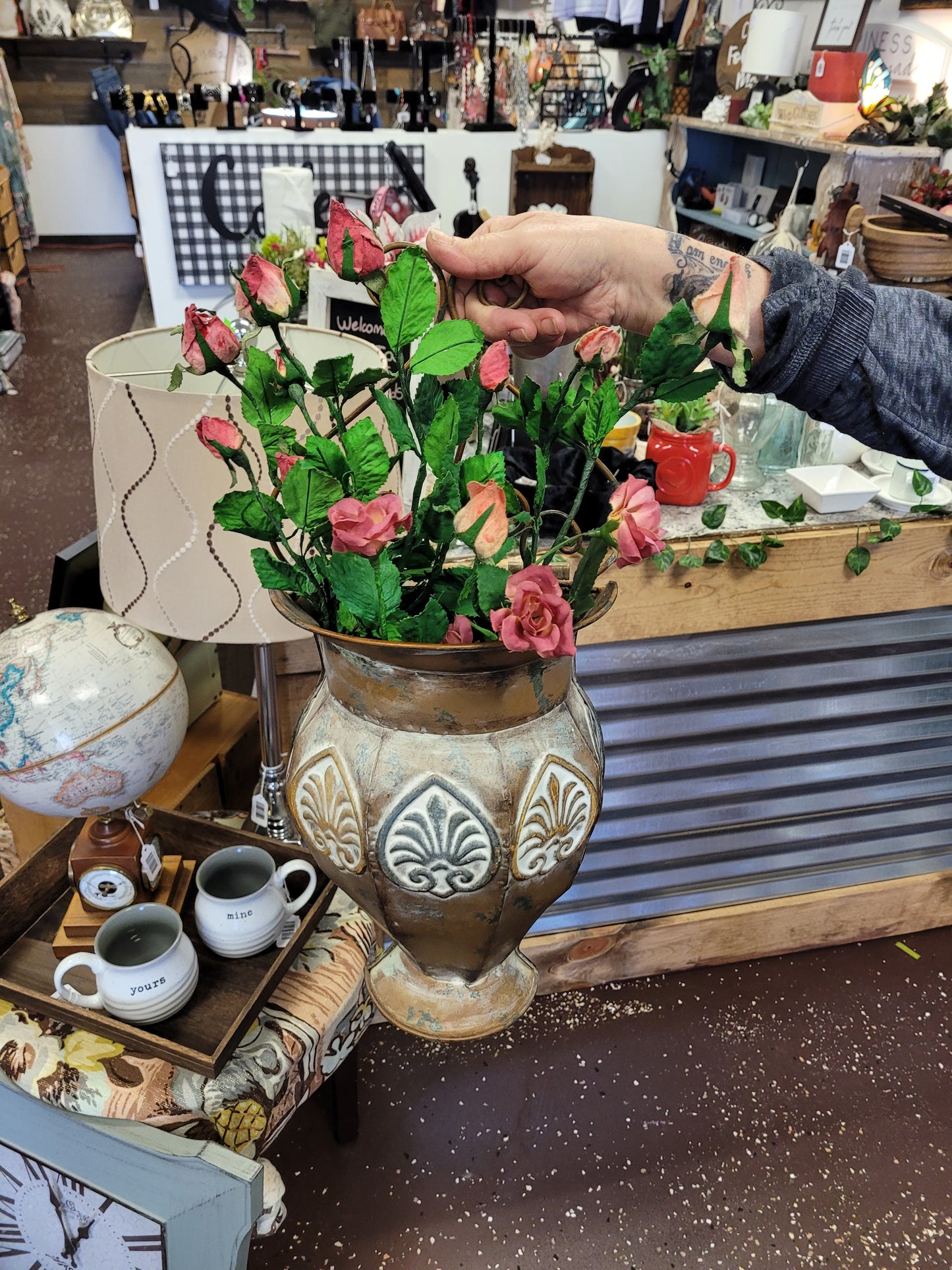 Tin floral