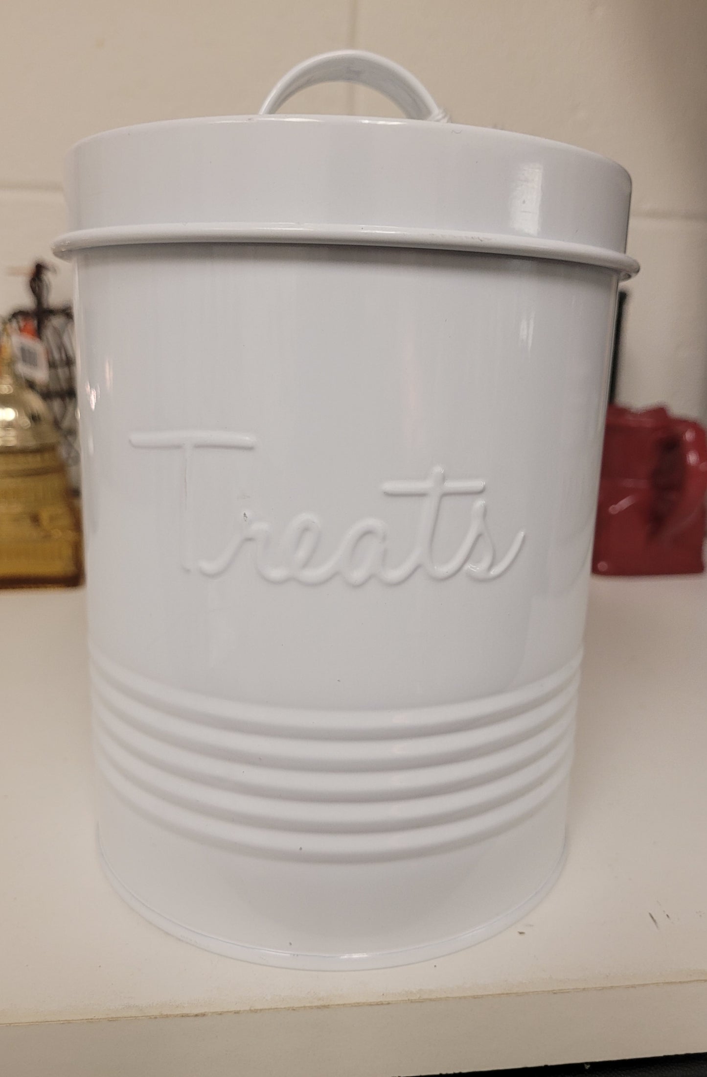Treat can