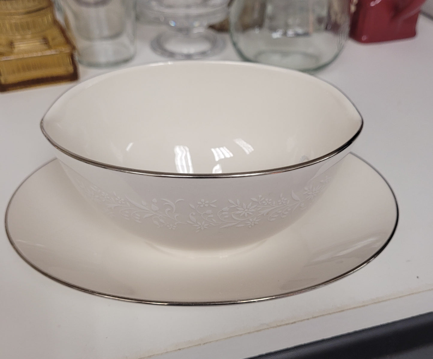 Gravy boat