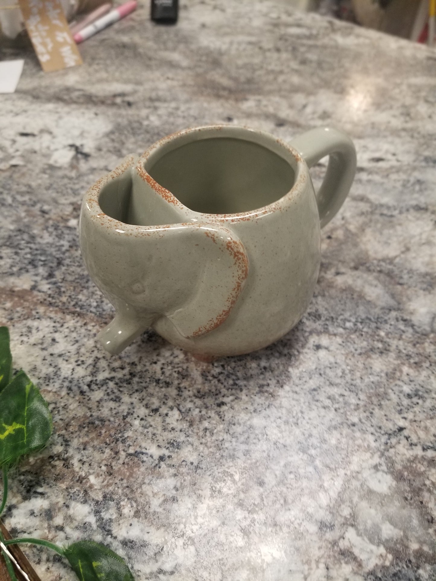 Elephant glass tea mug