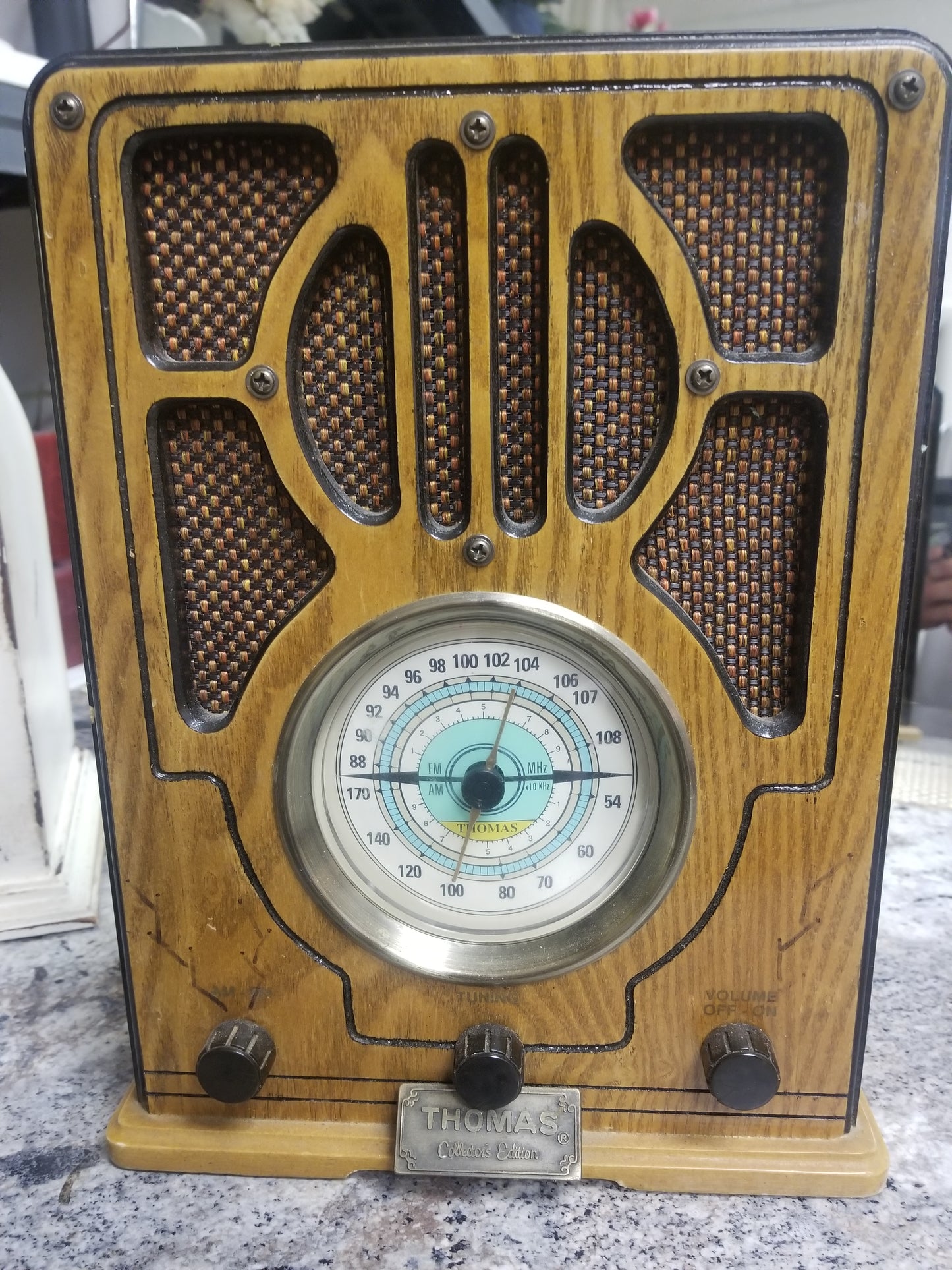 Radio Thomas model