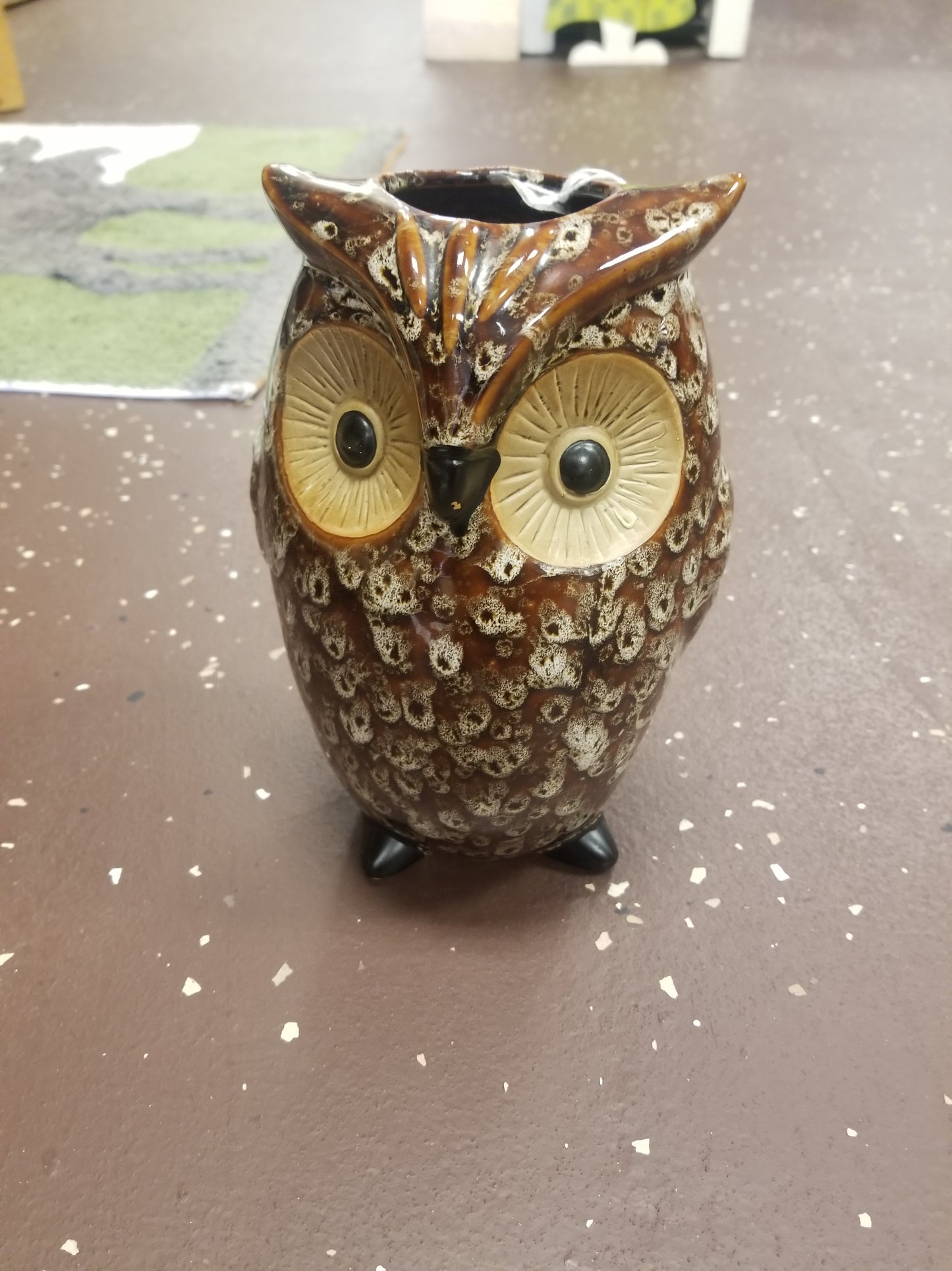 Owl vase 8in