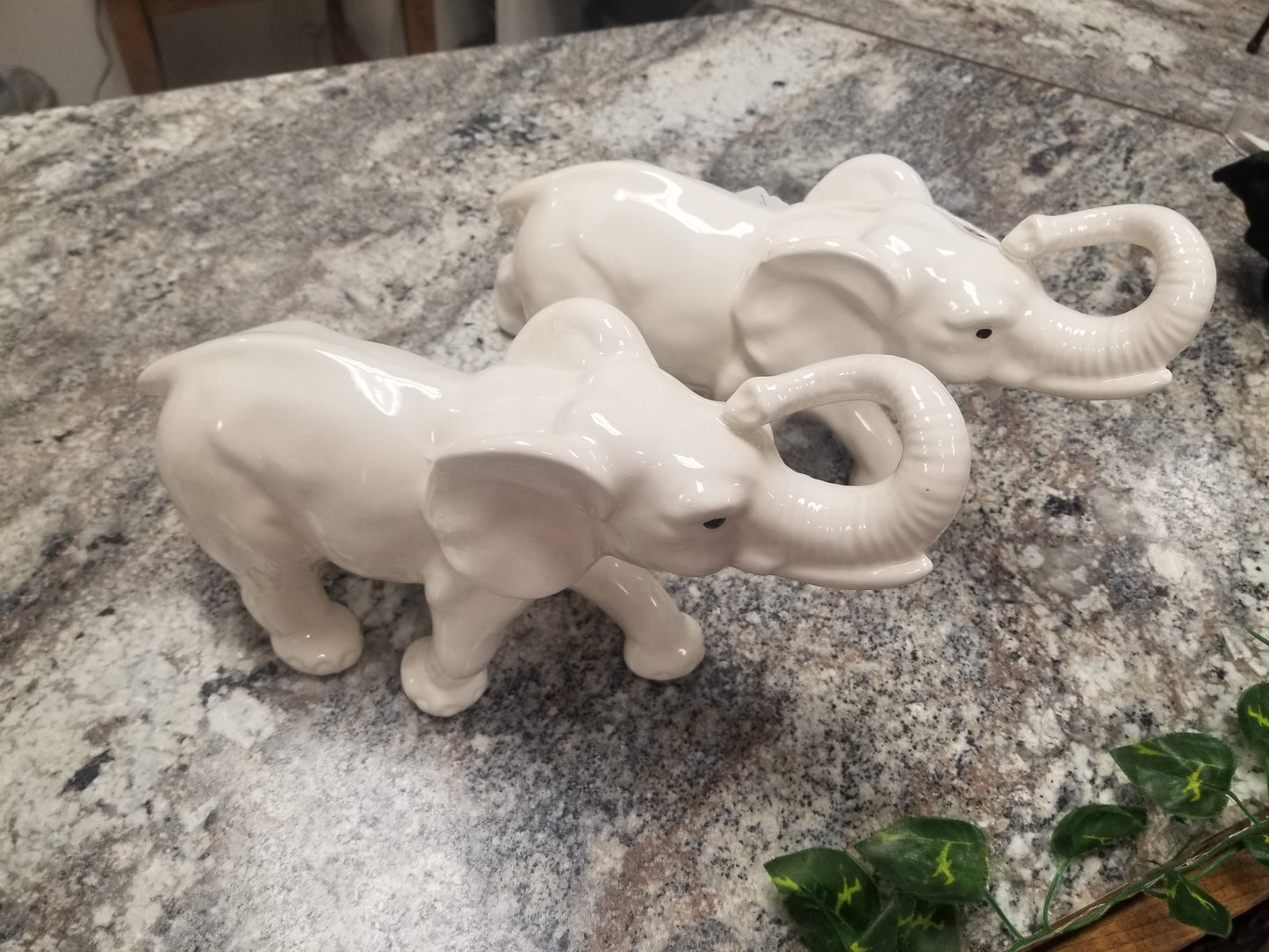 Pair glass Elephants