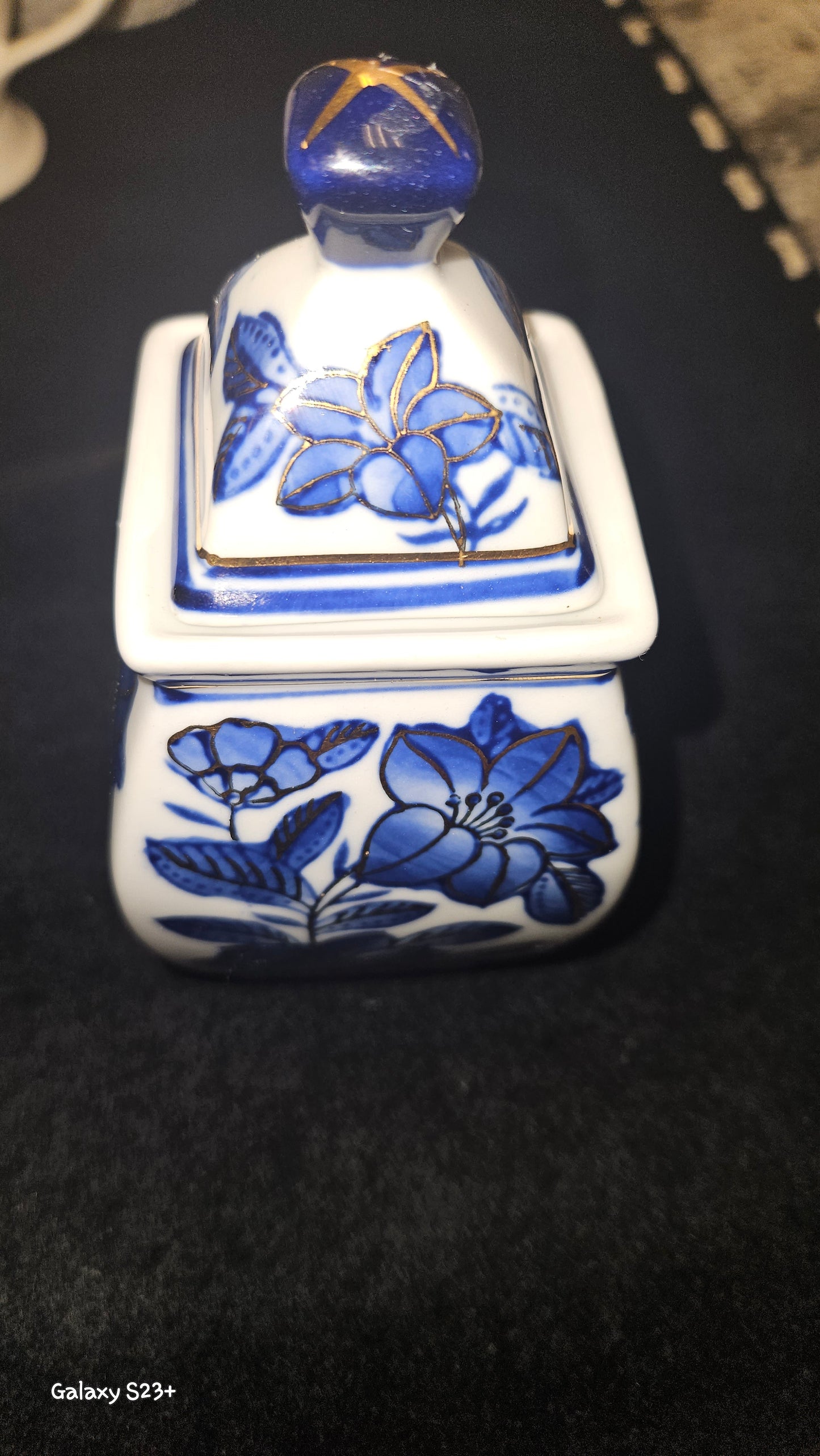 SQ ginger jars