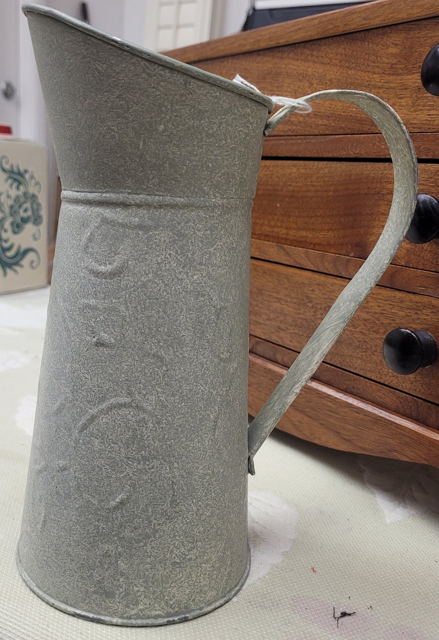 Tin decor