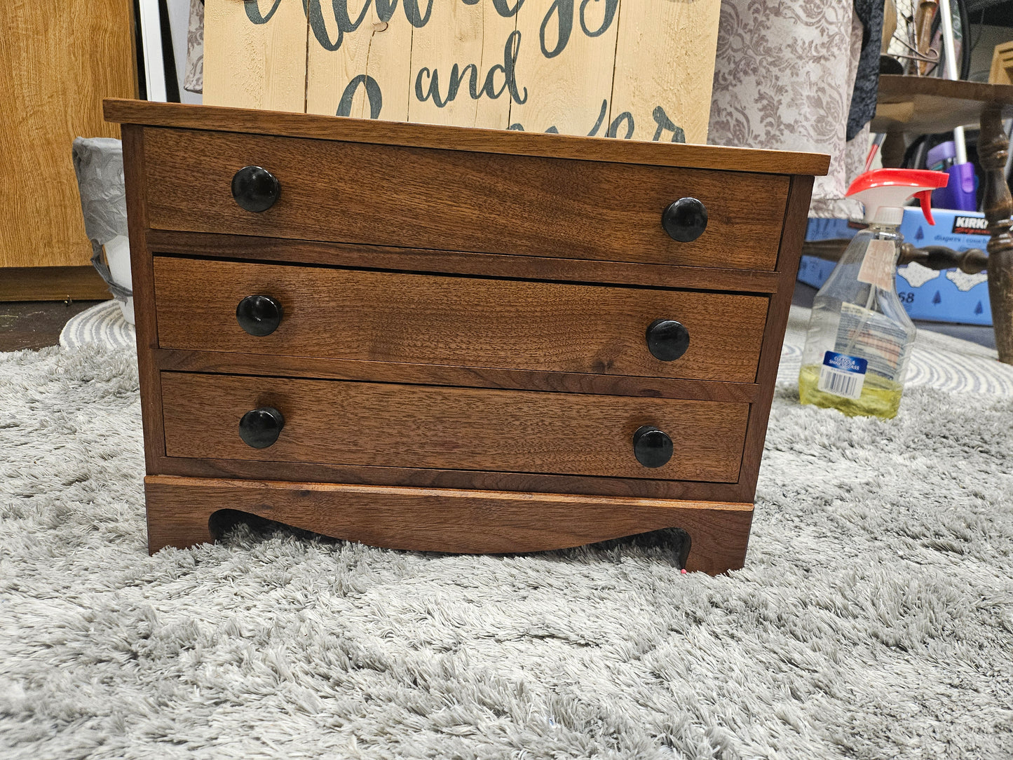 Keepsake chest