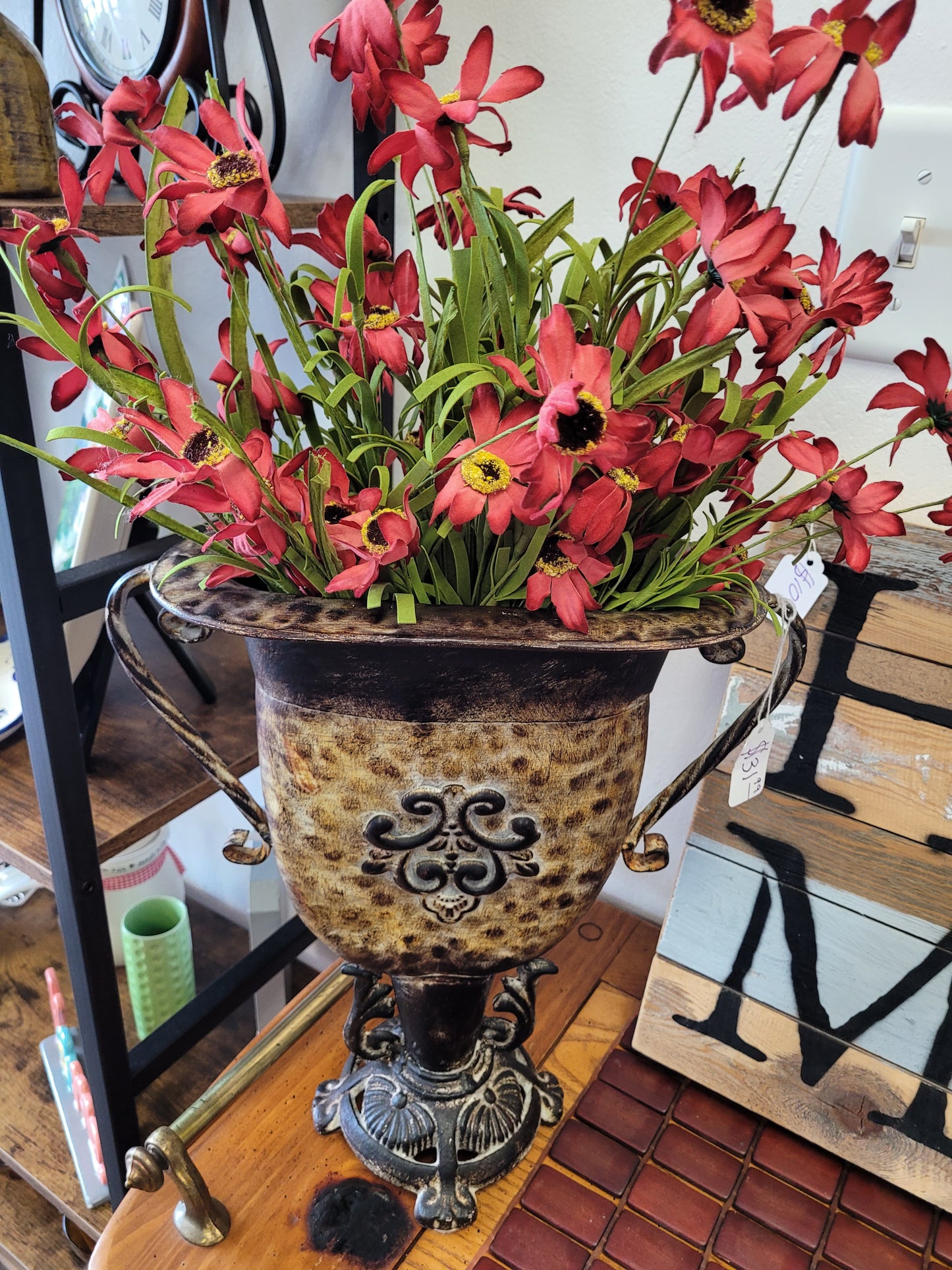 Tin floral