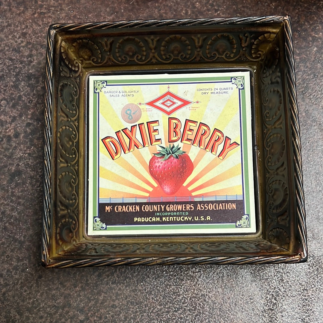 Dixie Berry Metal Decor