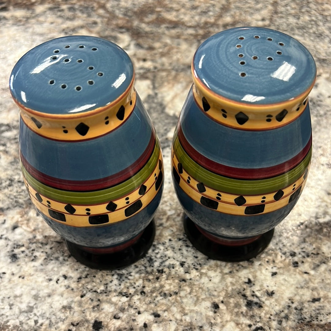 Utensil Holder Salt Shaker Set