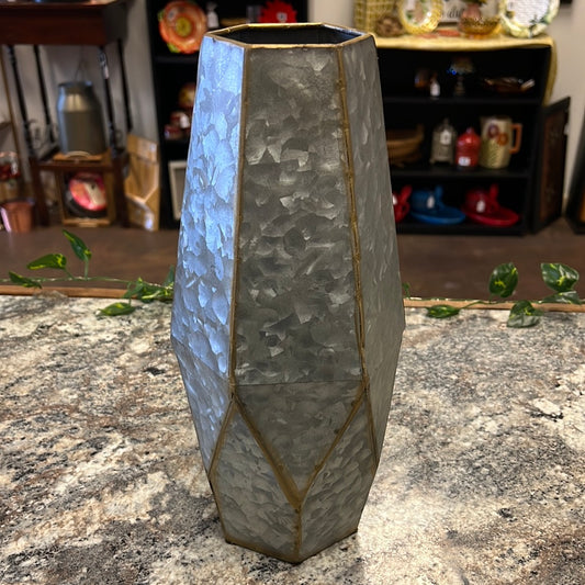 Metal Plant Holder