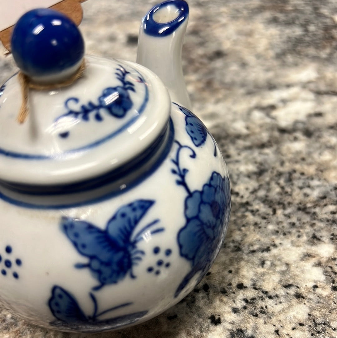Blue+White Teapot