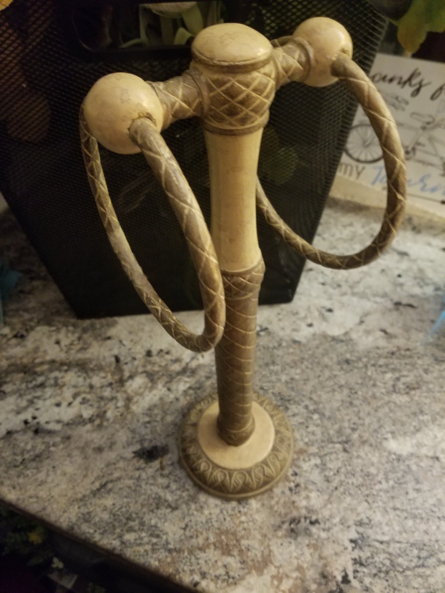 Hand towel holder